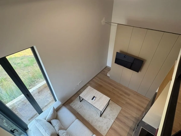 Namještena garsonjera loft tipa u novoj zgradi, Tivat — fotografija 4