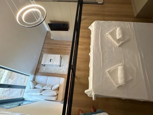 Namještena garsonjera loft tipa u novoj zgradi, Tivat — fotografija 5