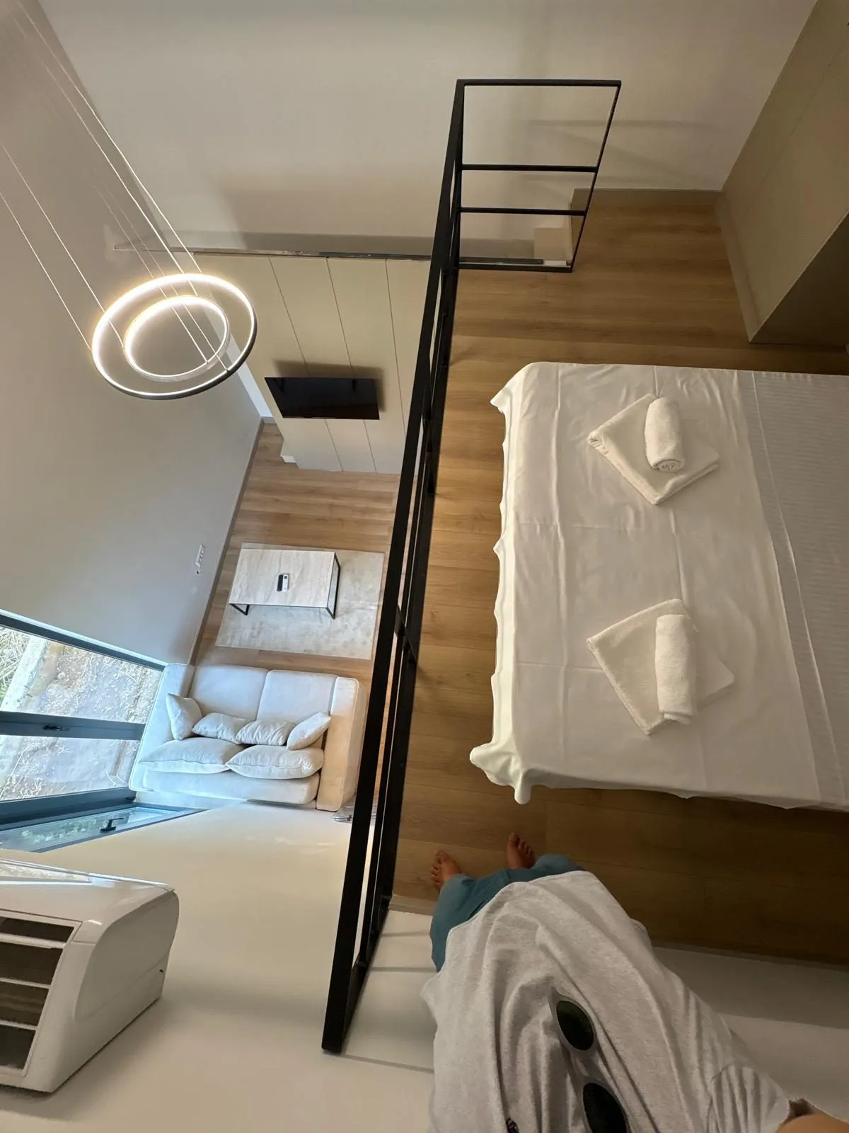 Namještena garsonjera loft tipa u novoj zgradi, Tivat — fotografija 5