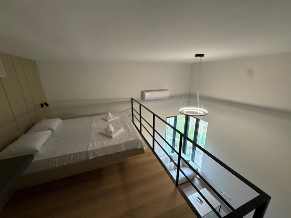 Namještena garsonjera loft tipa u novoj zgradi, Tivat — fotografija 7