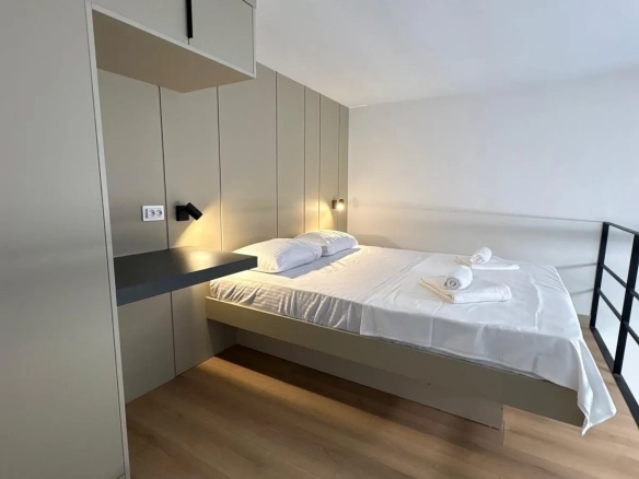 Namještena garsonjera loft tipa u novoj zgradi, Tivat — fotografija 11