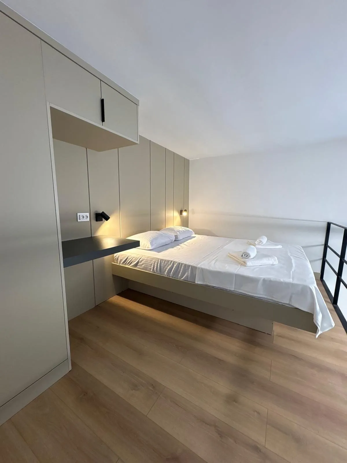Namještena garsonjera loft tipa u novoj zgradi, Tivat — fotografija 11