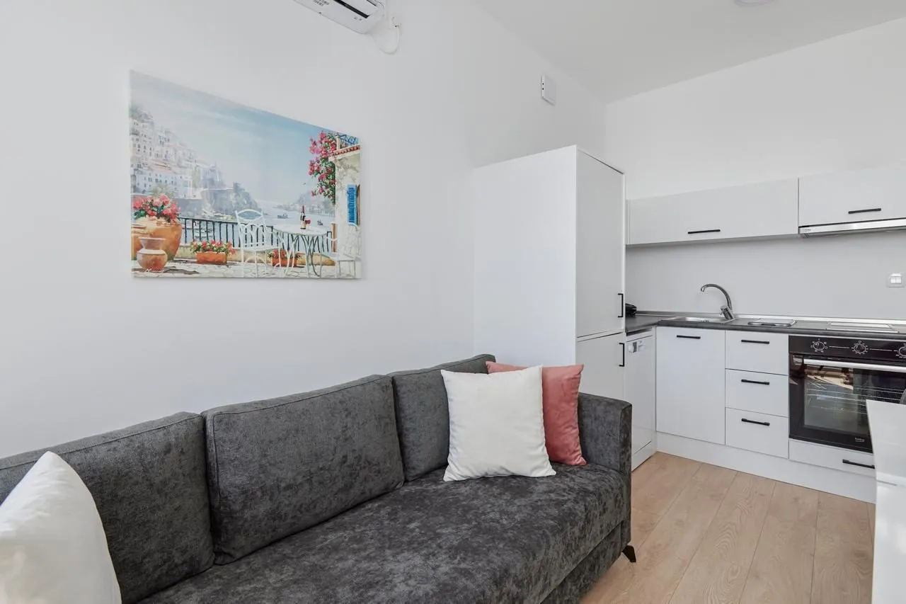 Jednosoban-stan-u-Adriatic-Heightsu-Kavac-Kotor-9 Jednosoban stan 24 m² – Kavač, Kotor — fotografija 10