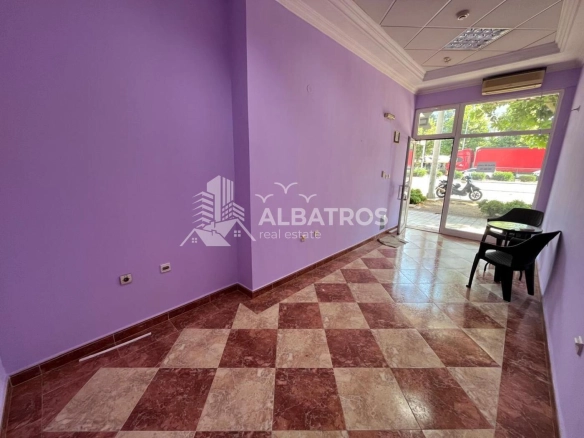 Poslovni prostor u centru Bara, pored Džaje — fotografija 2