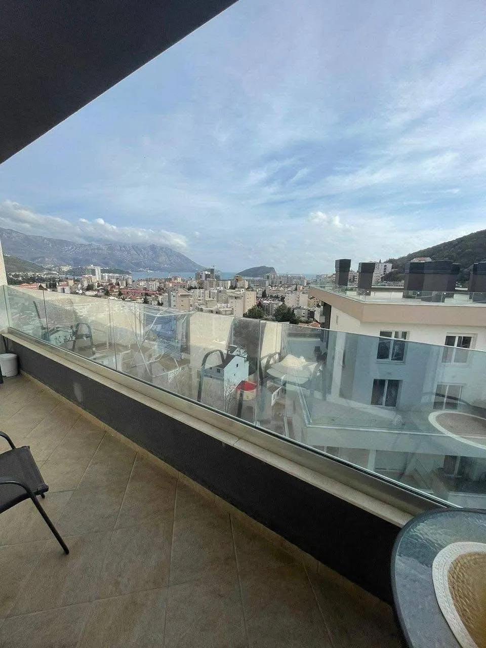 Jednosoban-stan-sa-pogledom-na-more-Budva-1 Izdavanje: Jednosoban stan 47 m² – Budva — fotografija 2