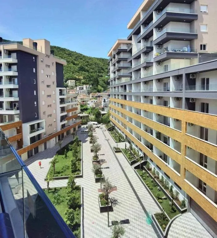 Jednosoban-stan-sa-pogledom-na-more-Budva-7 Izdavanje: Jednosoban stan 47 m² – Budva — fotografija 8