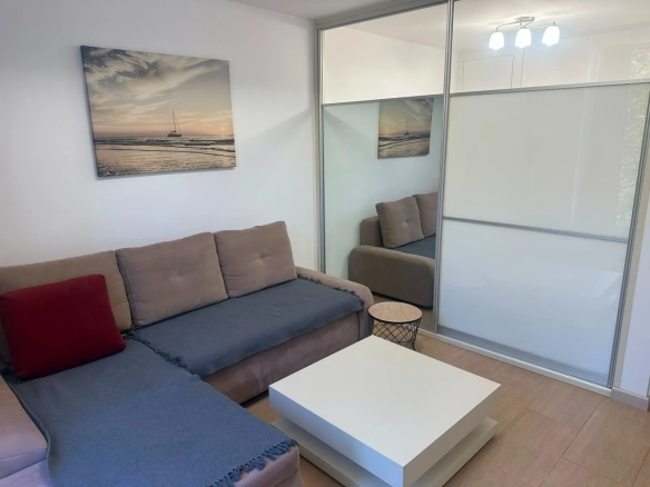 Jednosoban stan sa garažom u Rozinu
