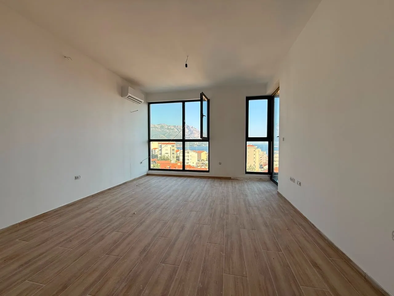 Jednosoban-stan-sa-pogledom-na-more-u-Becicima-Budva-6 Jednosoban stan 50 m² – Bečići, Budva — fotografija 7