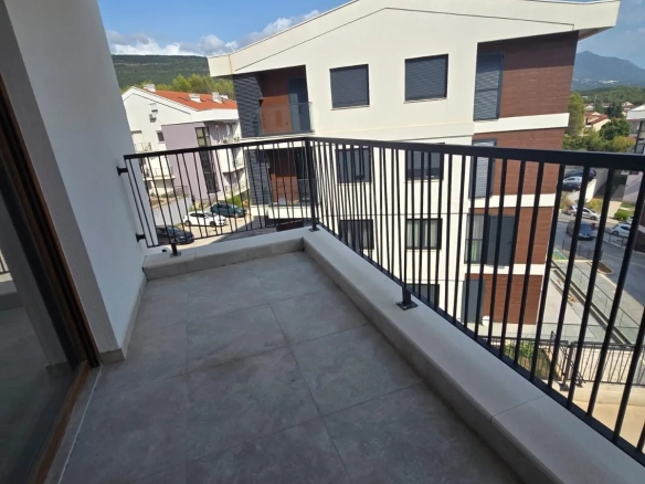 Dvosoban stan 70 m² – Tivat — fotografija 8