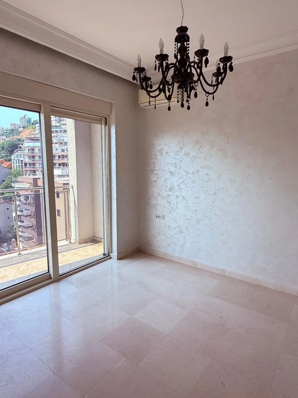 Trosoban-penthaus-sa-bazenom-Gospostina-Budva-4 Trosoban stan 326 m² – Gospoština, Budva — fotografija 5