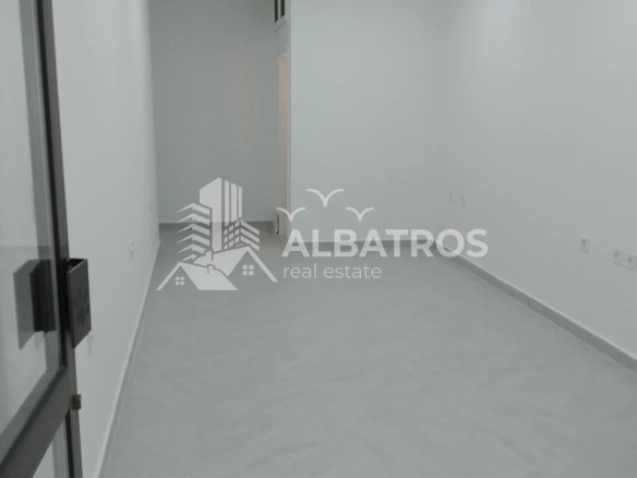 Poslovni prostor 36 m² u Makedonskom naselju