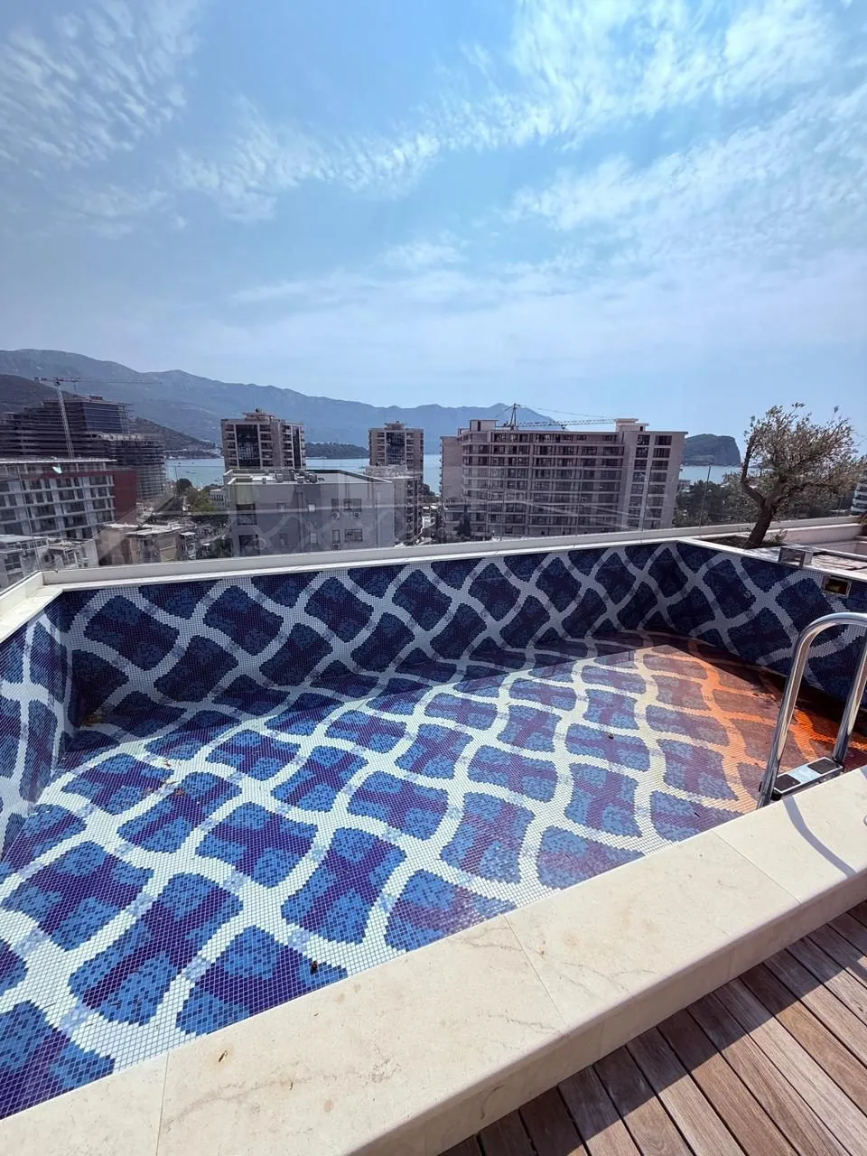 Trosoban-penthaus-sa-bazenom-Gospostina-Budva-18 Trosoban stan 326 m² – Gospoština, Budva — fotografija 19