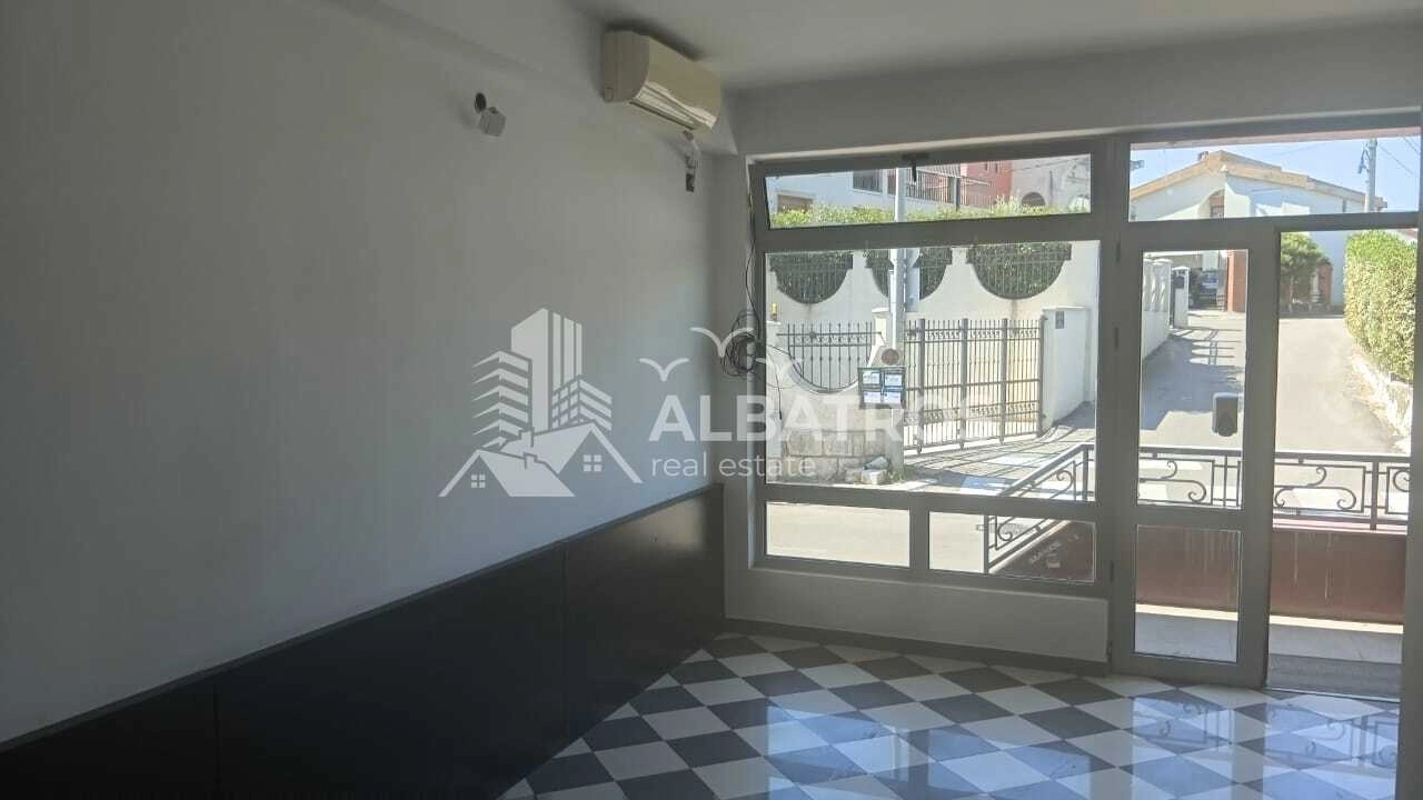 Izdavanje: Poslovni prostor 20 m² – Rena, Bar — fotografija 7