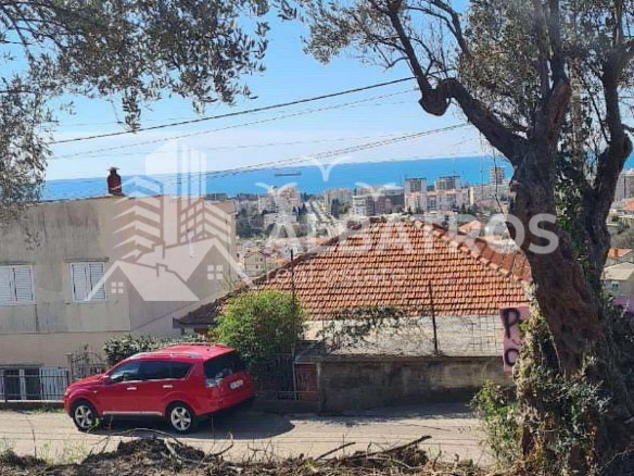 Plac od 800 m² u Marovićima
