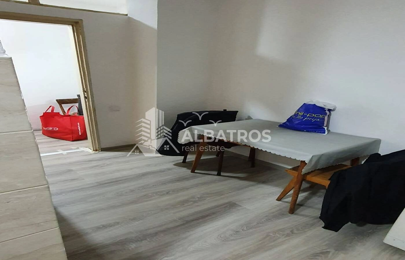 Garsonjera 31 m² u zgradi starije gradnje, Bar — fotografija 4