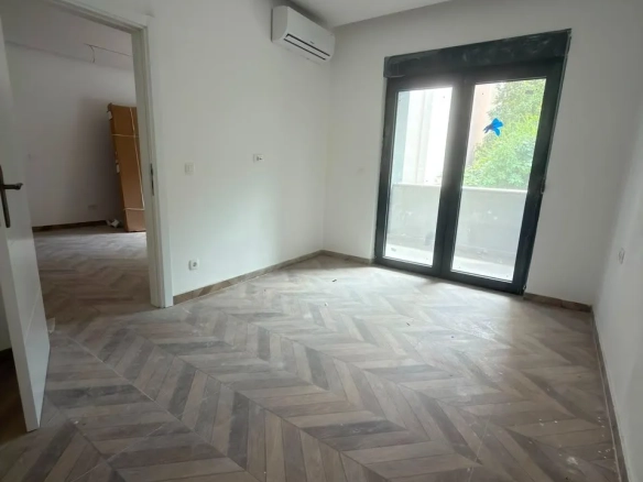 Dvosoban stan u centru Budve