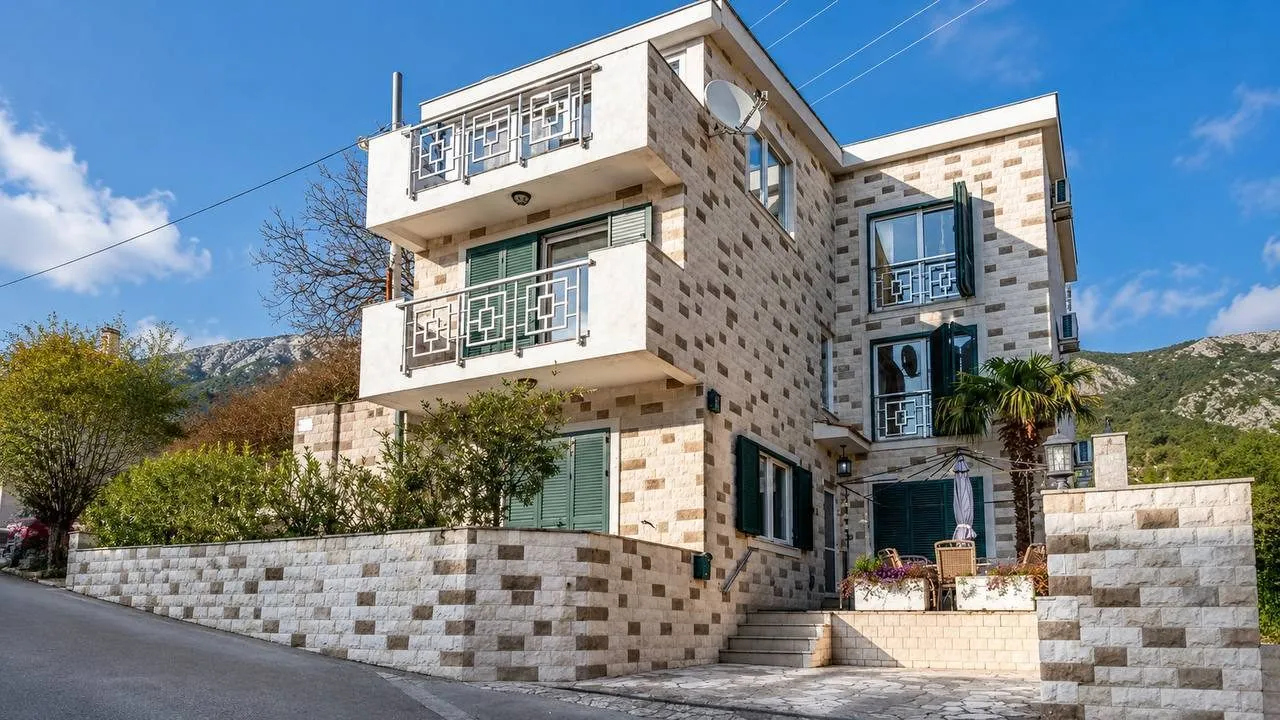 Kuća 200 m² – Bečići, Budva — fotografija 9