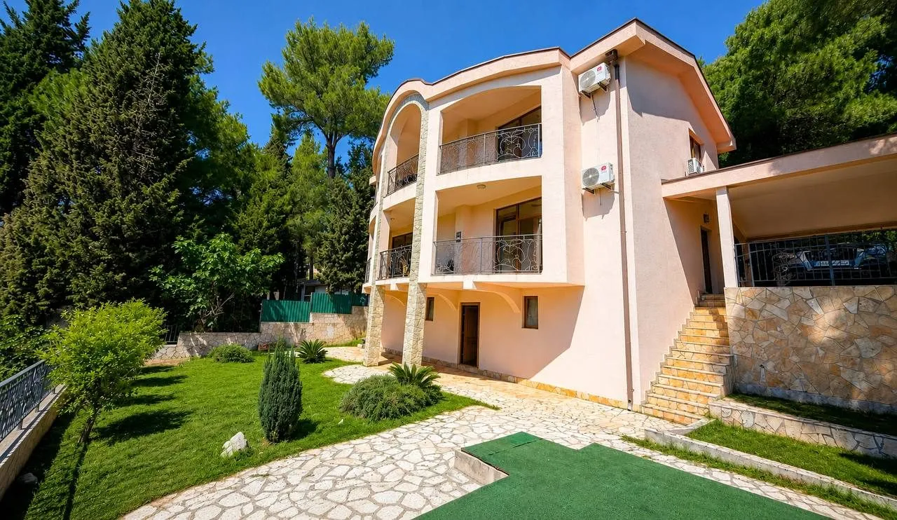 Kuća sa pogledom na more u Šušnju