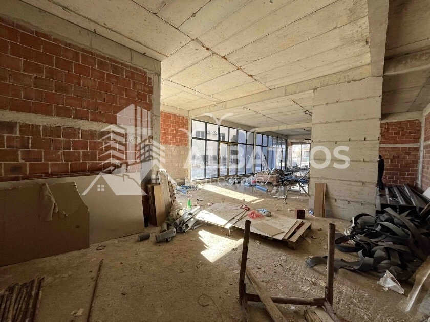 Poslovni-prostor-u-novogradnji-na-Susnju-Bar-2 Izdavanje: Poslovni prostor 200 m² – Šušanj, Bar — fotografija 3