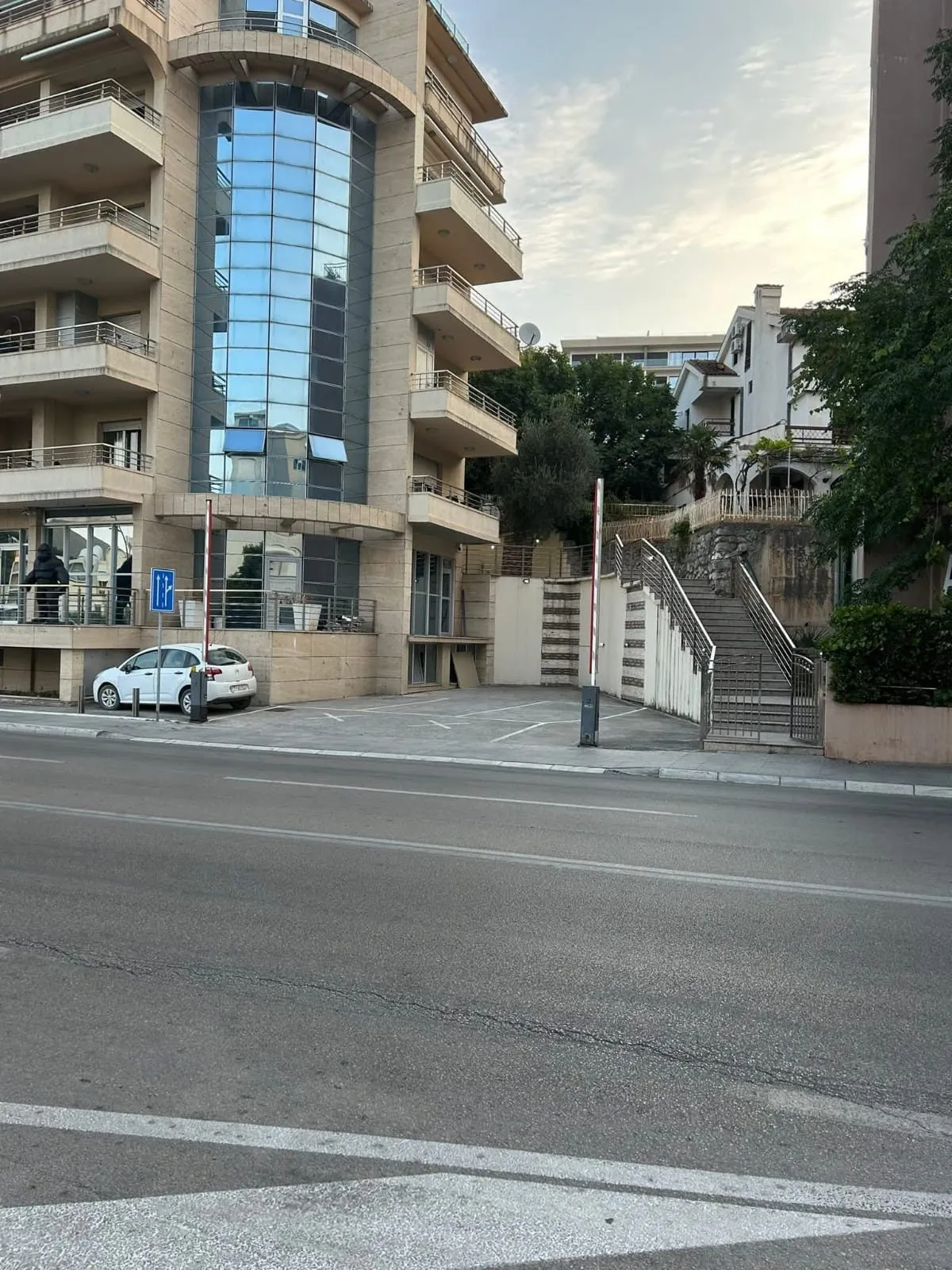 Dvosoban-stan-sa-pogledom-na-more-Becici-Budva-2 Dvosoban stan 87 m² – Bečići, Budva — fotografija 3