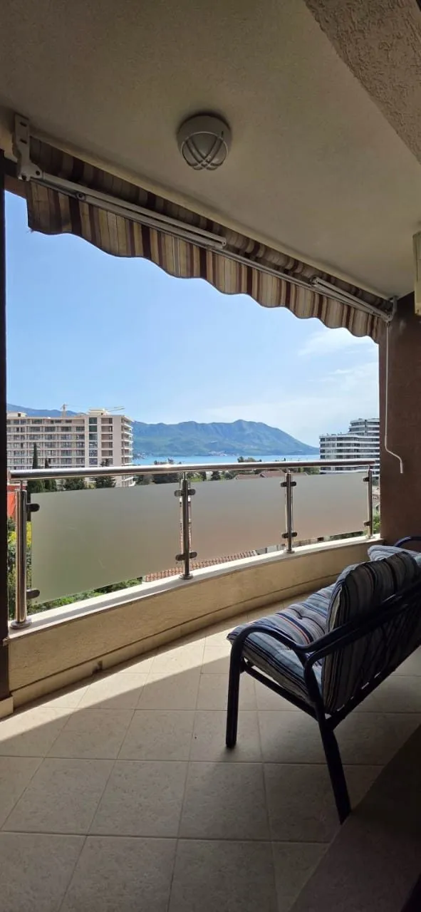 Trosoban-stan-sa-pogledom-na-more-Budva-10 Trosoban stan 89 m² – Gospoština, Budva — fotografija 11
