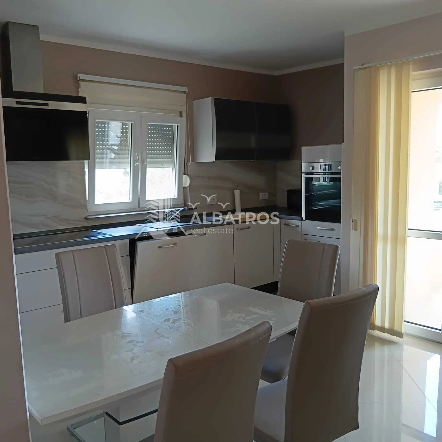Dvosoban-stan-sa-terasom-u-naselju-Rena-Bar-3 Izdavanje: Dvosoban stan 90 m² – Rena, Bar — fotografija 4