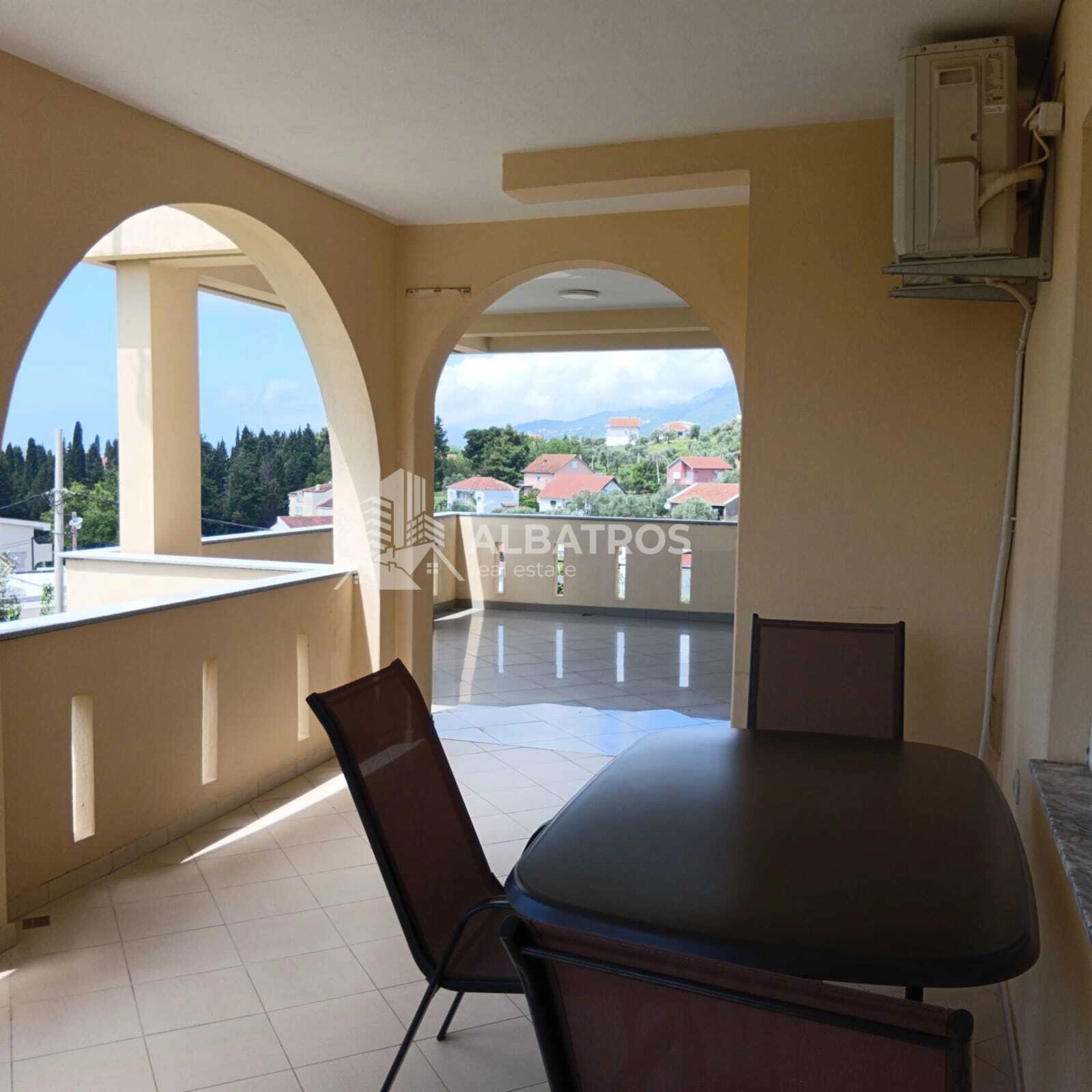 Dvosoban-stan-sa-terasom-u-naselju-Rena-Bar-13 Izdavanje: Dvosoban stan 90 m² – Rena, Bar — fotografija 14