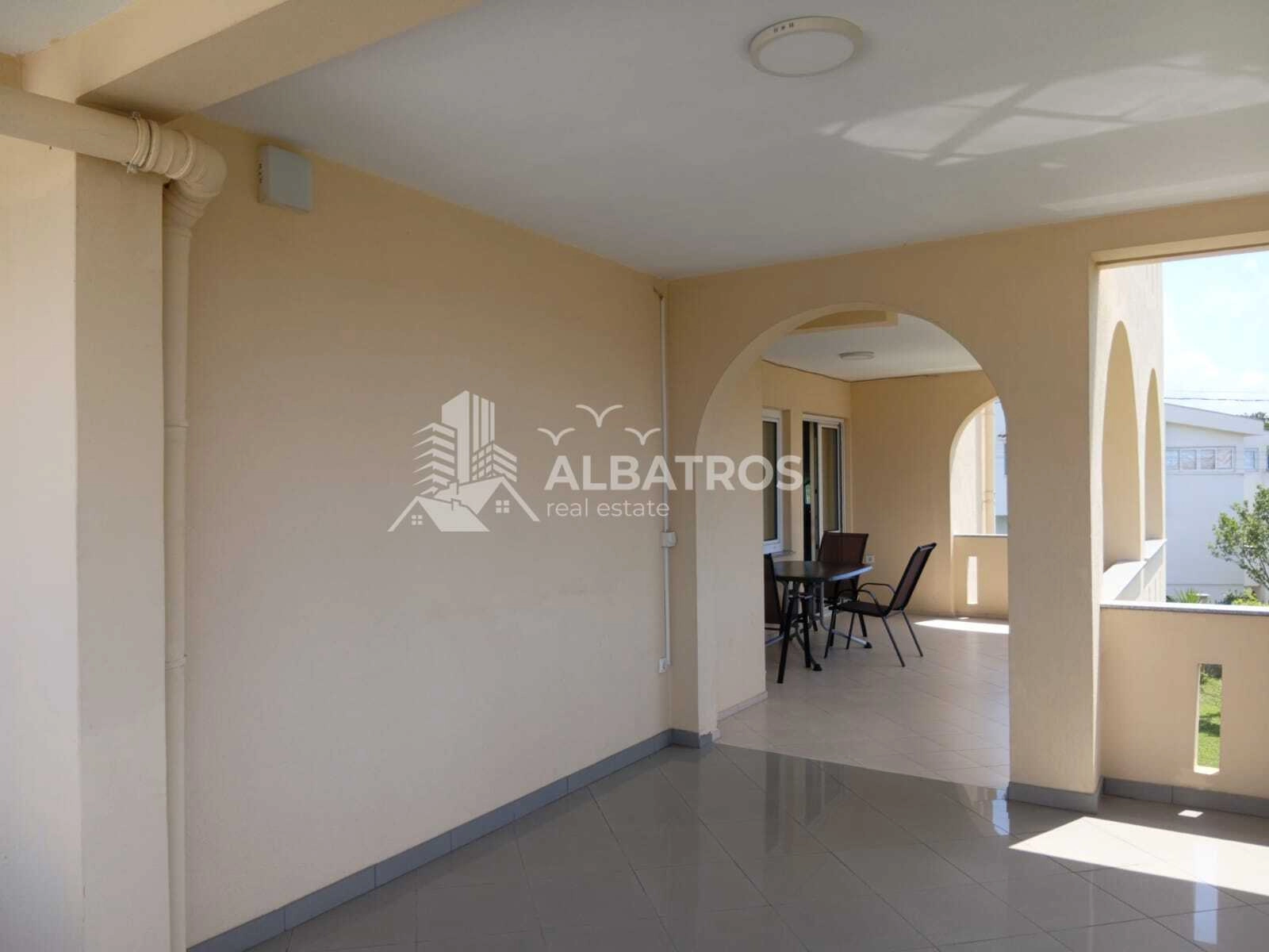 Dvosoban-stan-sa-terasom-u-naselju-Rena-Bar-14 Izdavanje: Dvosoban stan 90 m² – Rena, Bar — fotografija 15