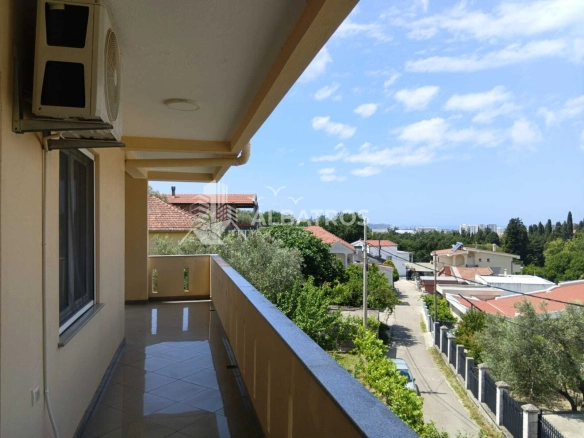 Izdavanje: Dvosoban stan 90 m² – Rena, Bar — fotografija 18