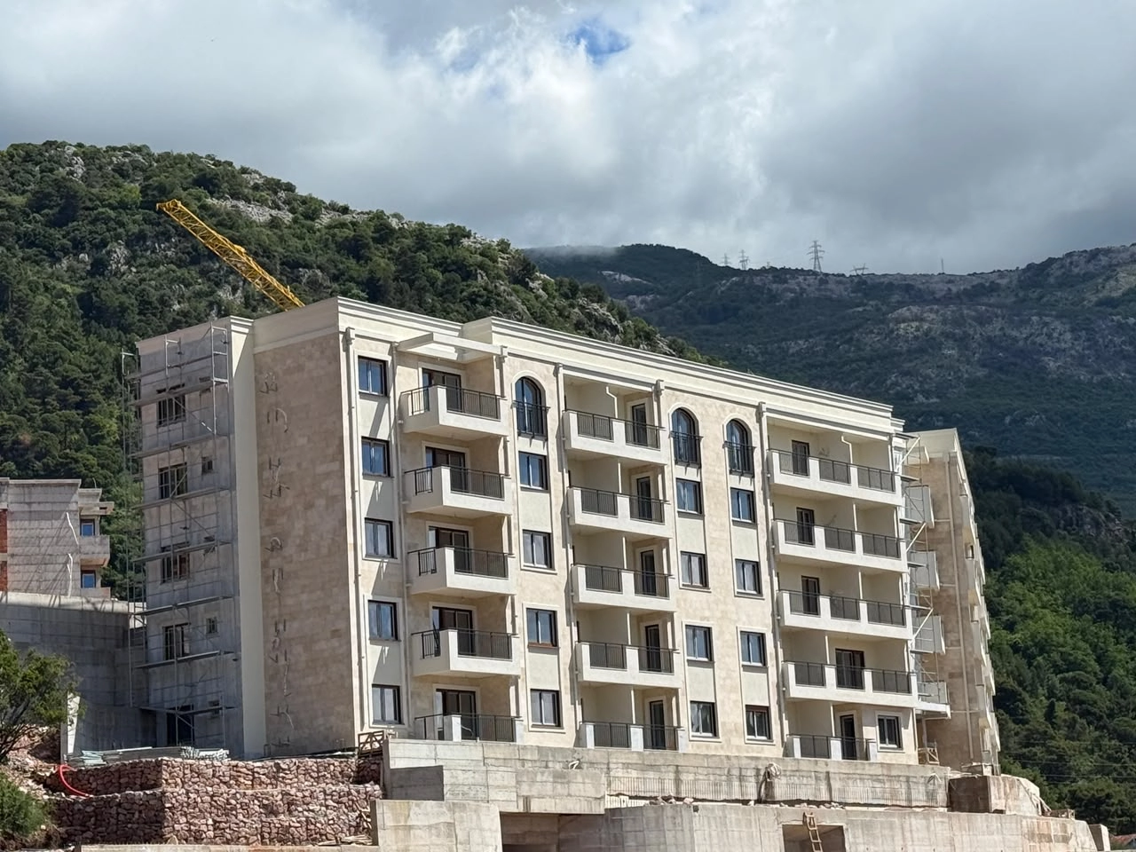 Dvosoban-stan-u-novom-kompleksu-Rozino-Budva Dvosoban stan u novom kompleksu