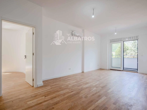 Dvosoban stan 65 m² – Bar — fotografija 2