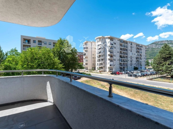 Dvosoban stan 65 m² – Bar — fotografija 3