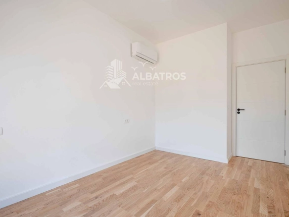 Dvosoban stan 65 m² – Bar — fotografija 6