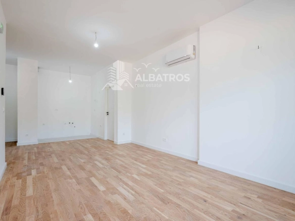 Dvosoban stan 65 m² – Bar — fotografija 16