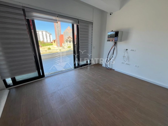 Izdavanje: Poslovni prostor 83 m² – Bar — fotografija 5