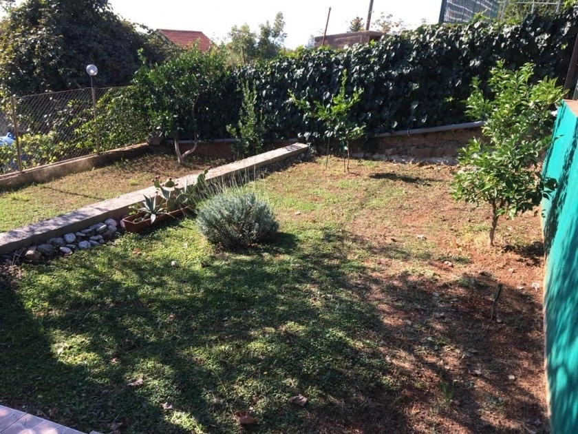 Kuca-sa-pogledom-na-more-u-naselju-Kunje-Bar-5 Kuća 122 m² – Bar — fotografija 6