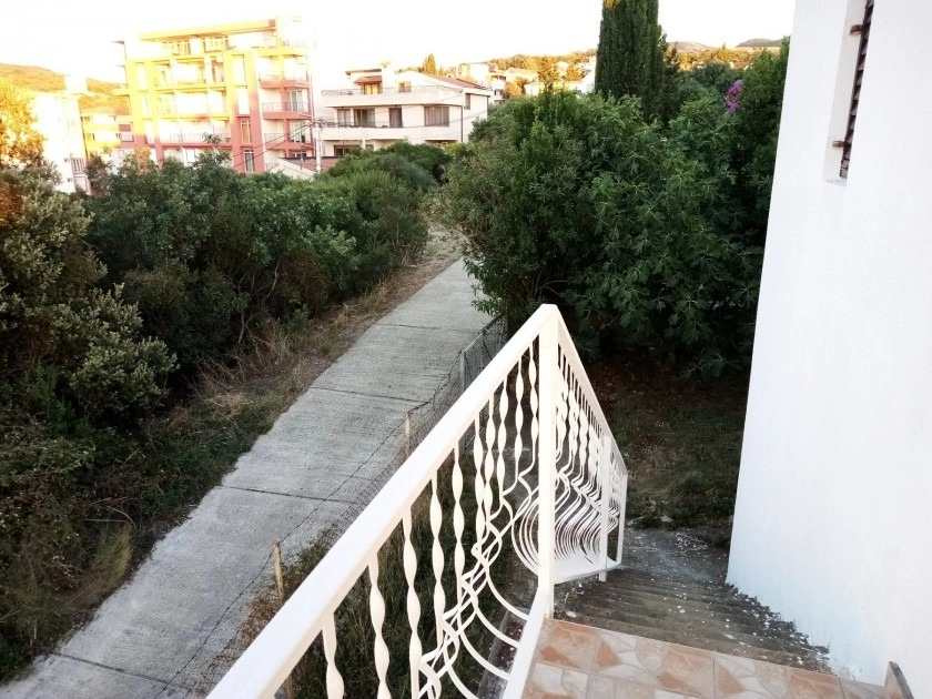 Kuca-sa-pogledom-na-more-u-Utjehi-Bar-3 Kuća 60 m² – Utjeha, Bar — fotografija 4