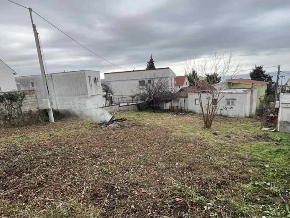 Plac sa pogledom na more u Šušnju