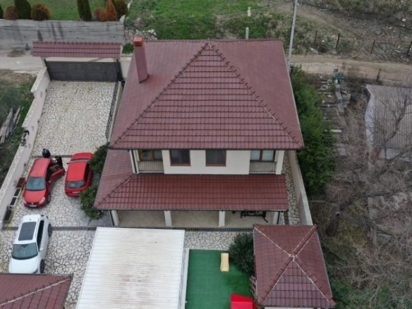 Kuća sa zatvorenim bazenom na Šušnju