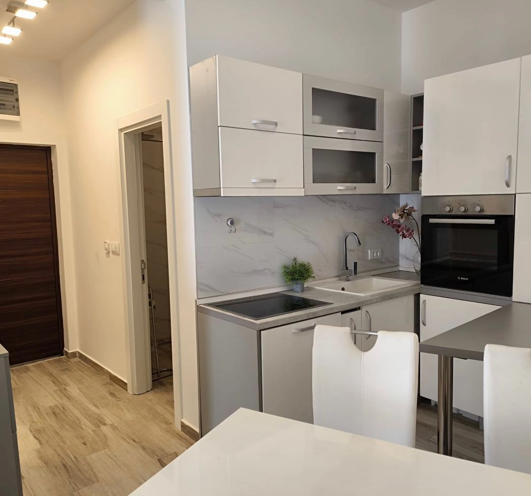 Garsonjera-u-novom-kompleksu-u-Becicima-Budva-3 Garsonjera 35 m² – Bečići, Budva — fotografija 4