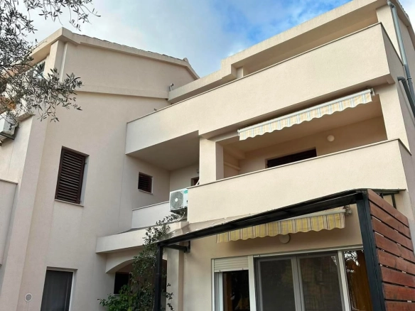 Dvosoban stan 82 m² – Lazi, Budva — fotografija 10