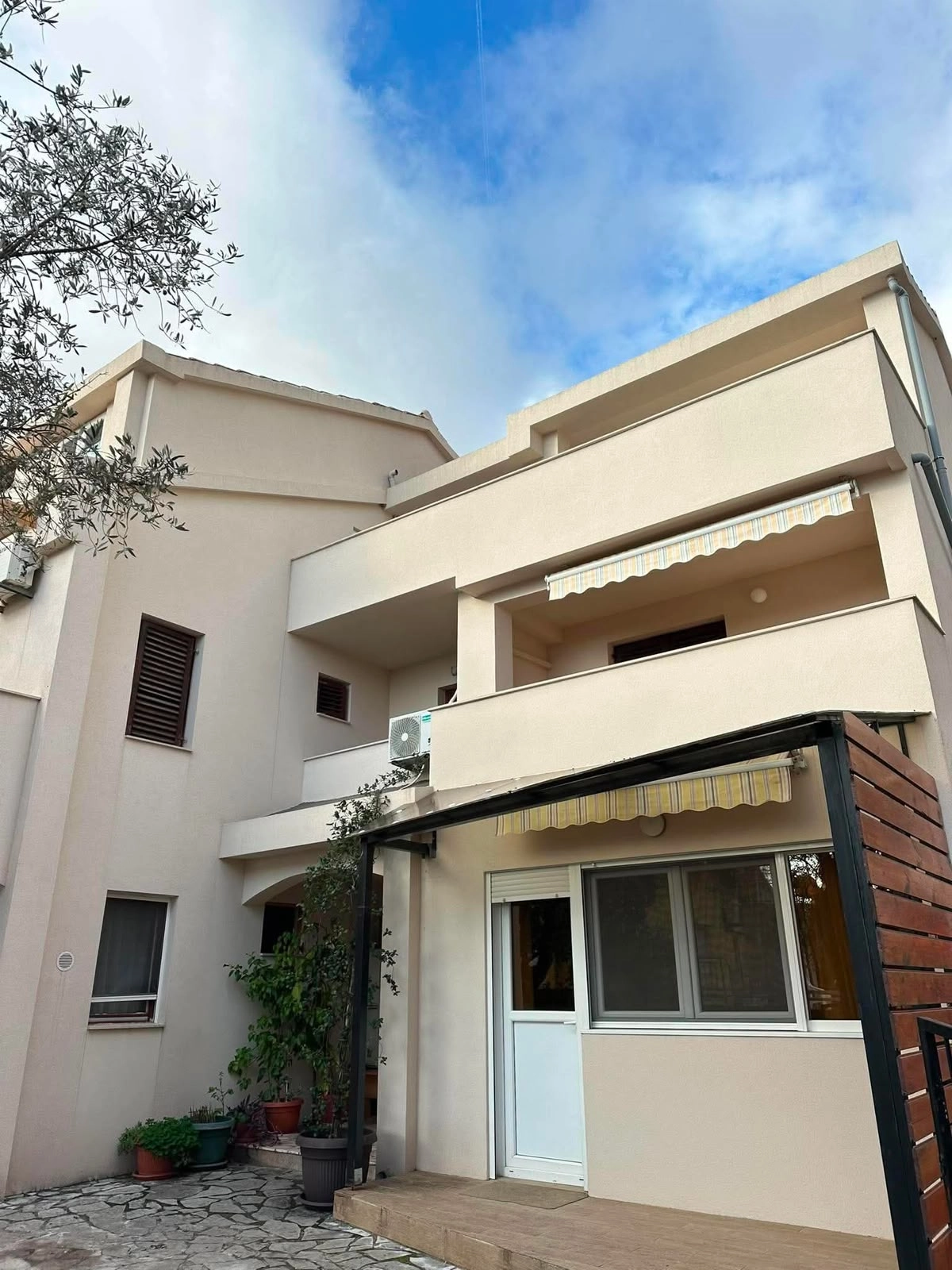 Dvosoban-stan-sa-pogledom-na-more-Lazi-Budva-9 Dvosoban stan 82 m² – Lazi, Budva — fotografija 10