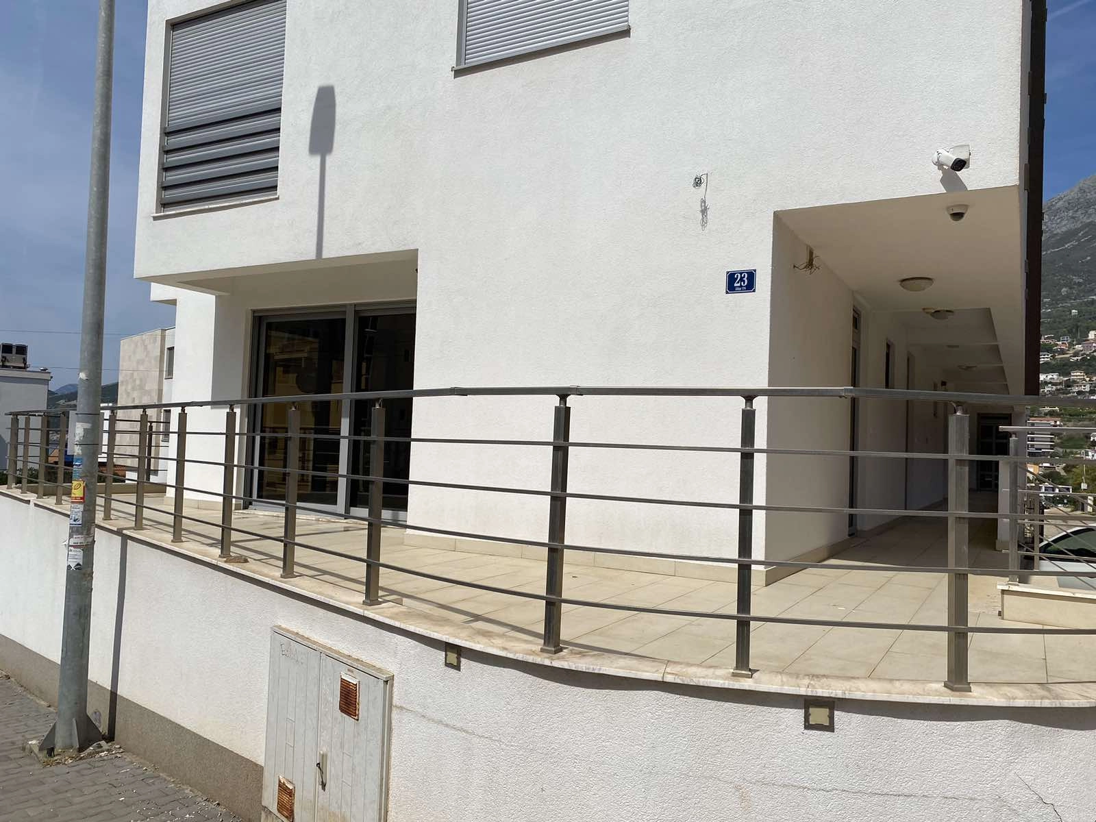 Poslovni prostor 53 m² – Dobra Voda, Bar — fotografija 2