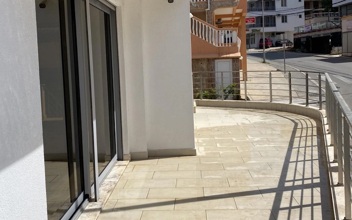 Poslovni prostor 53 m² – Dobra Voda, Bar — fotografija 3
