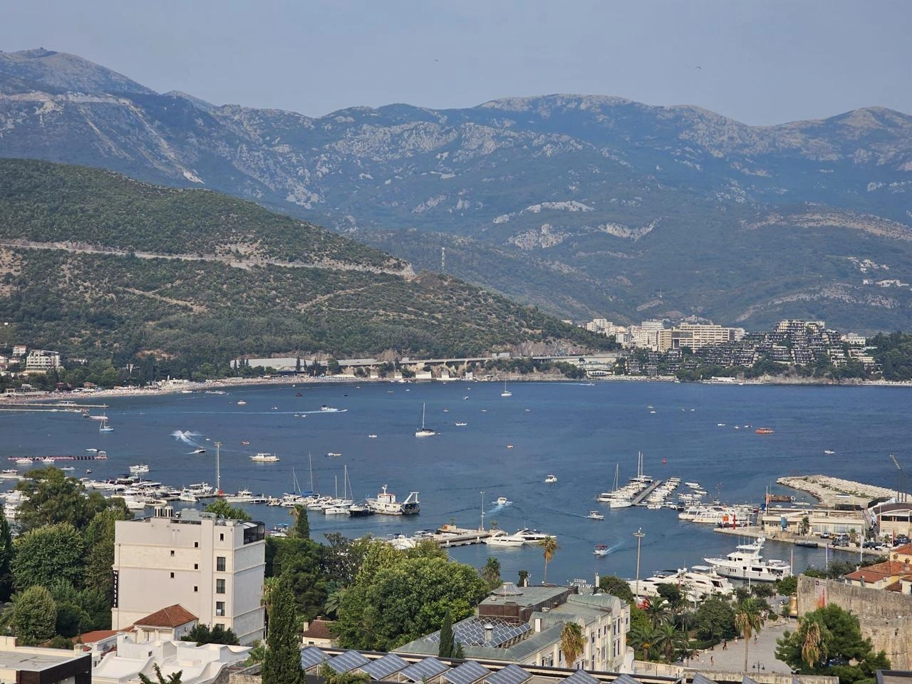 Jednosoban-stan-sa-pogledom-na-more-Gospostina-Budva-2 Jednosoban stan 45 m² – Gospoština, Budva — fotografija 3