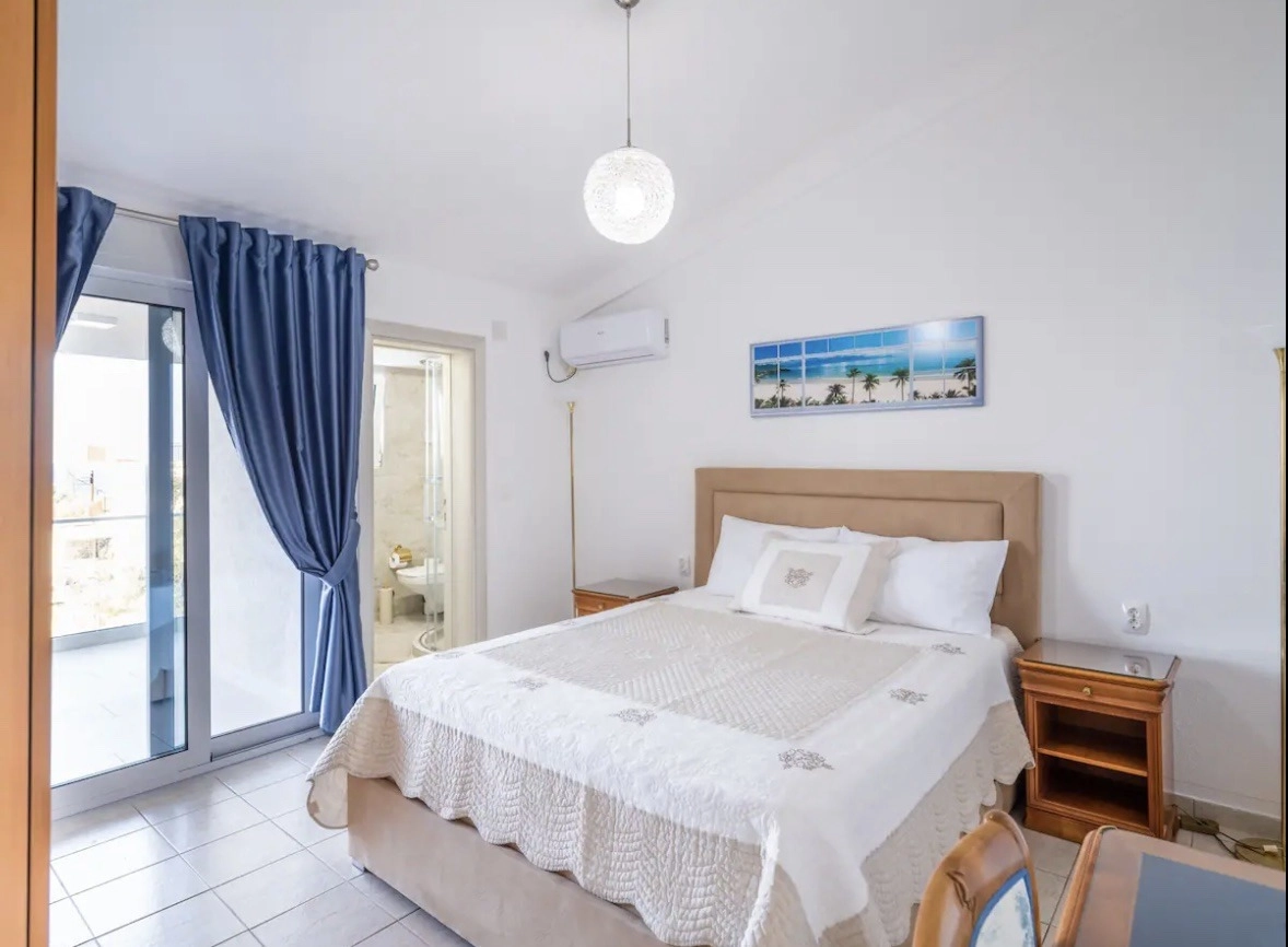 Kuca-sa-bazenom-i-pogledom-na-more-Ratac-Bar-5 Izdavanje: Kuća 300 m² – Ratac, Bar — fotografija 6