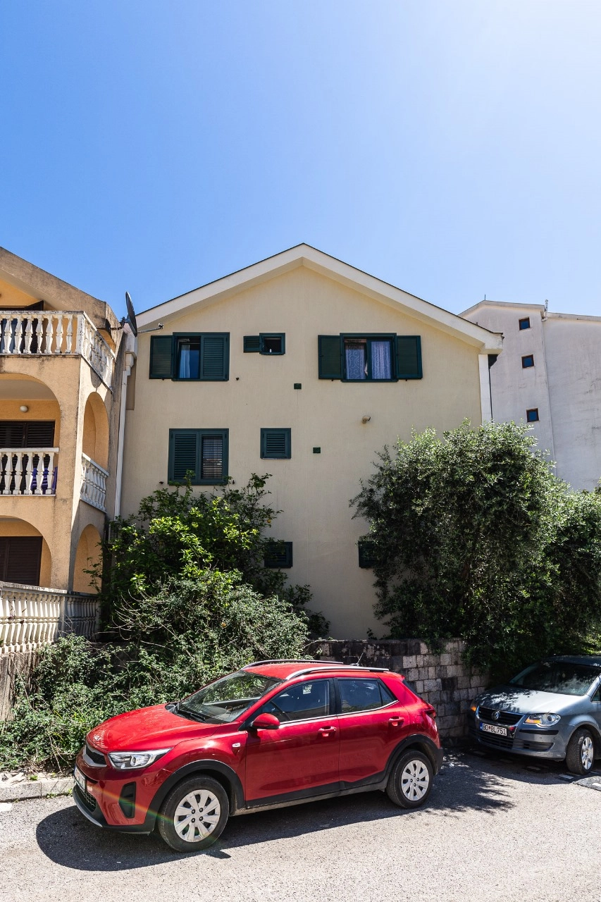Porodicna-kuca-u-Podkosljunu-Budva-10 Kuća 287 m² – Podkošljun, Budva — fotografija 11