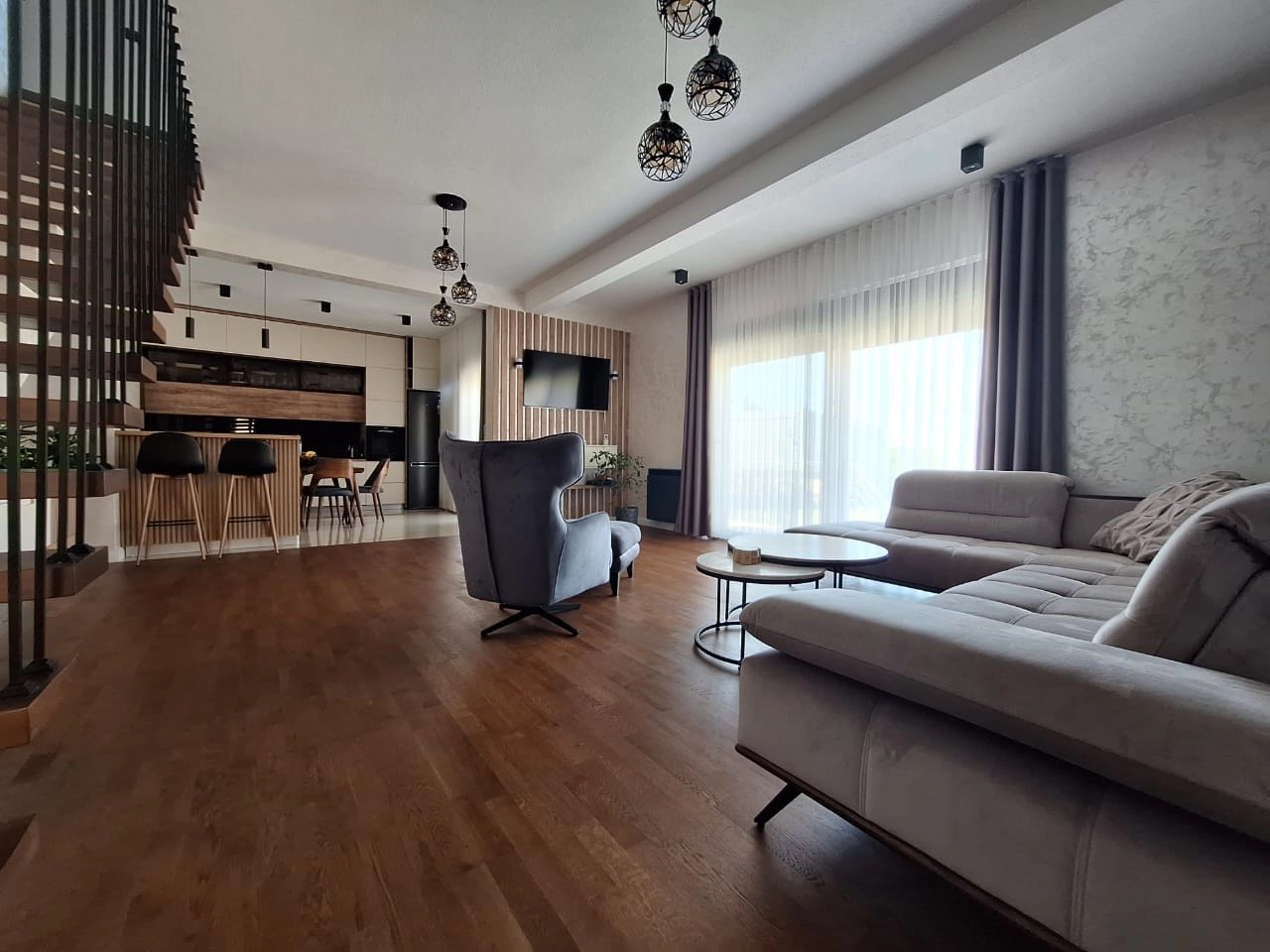 Izdavanje: Kuća 250 m² – Bartula, Bar — fotografija 4