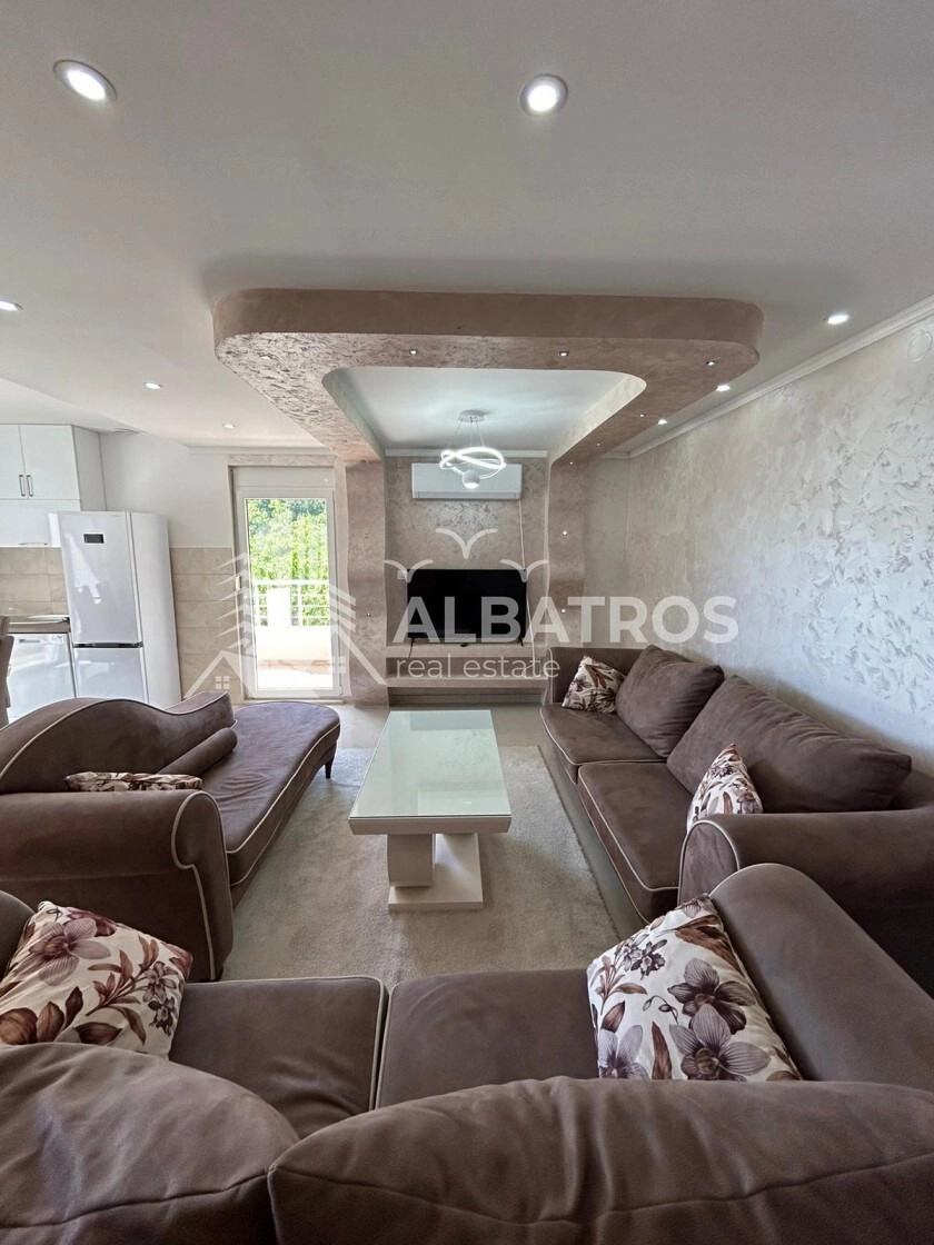 Izdavanje: Trosoban stan 138 m² – Bar — fotografija 2