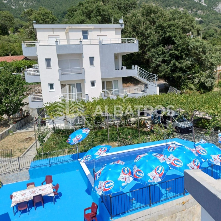 Izdavanje: Trosoban stan 138 m² – Bar — fotografija 13